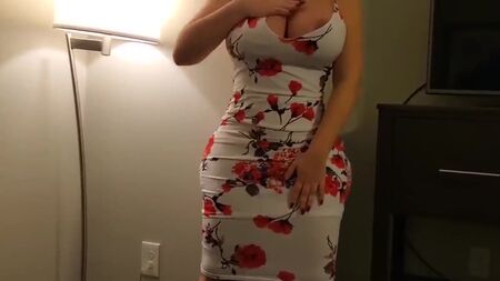 Er hob ihr Kleid hoch und fickte die üppige Frau gegen Bezahlung, POV-Sex, Heimporno, Film, Video, Knackarsch, MILF, kurvige PAWG, HD, Titten (Hot&Horny)