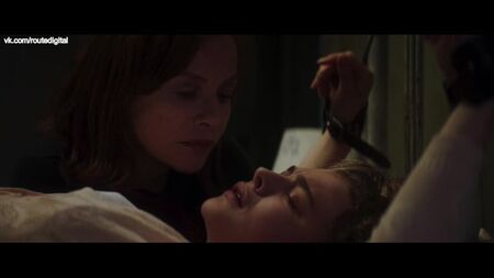 Chloë (Chloe) Grace Moretz, Maika Monroe – Greta (2018) HD 1080p Nackt? Heiß! Online anschauen