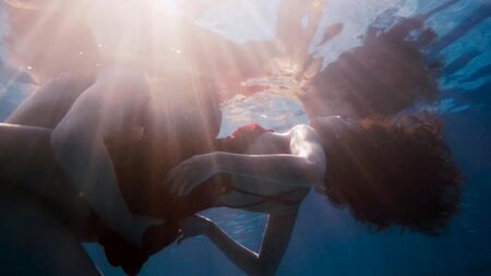 Mumbi Maina, Tina Desai, Jamie Clayton nackt – Sense8 (2017) Staffel 2, Folge 5, HD 1080p, Web