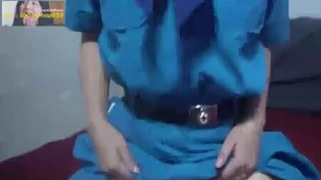 Sie will in ihrer Uniform gefickt werden, also werde ich ihr geben, was sie will. Ihre Muschi ist so eng. (MP4_High_Quality).mp4