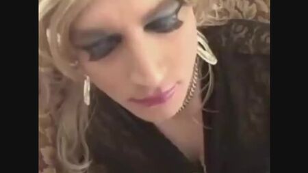 Heiße Crossdresserin bekommt es in den Mund – Shemalez – Shemale- und Transen-Porno-Tube shemalez.com (65850101) (via Skyload)