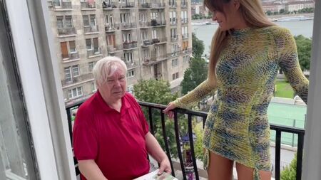 Geh nicht in den Raum. Lassen Sie uns einen ruhigen Sex haben!