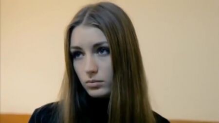 Russische Pornos präsentieren: Porno-Casting mit einer russischen Schönheit. Ein sehr hübsches Mädchen: