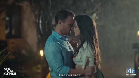 Başak Gümülcinelioğlu – Klopfe an meine Tür