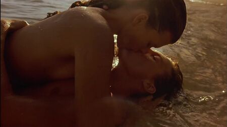 Milla Jovovich nackt – Rückkehr zur blauen Lagune (1991)