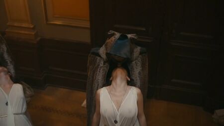Liv Lisa Fries, Hannah Herzsprung u. a. – Babylon Berlin, Staffel 3 (2020) Liv Lisa Fries, Hannah Herzsprung, Leonie Benesch – Babylon Berlin
