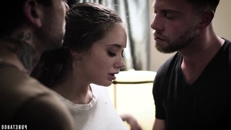 Gia Paige [HD1080, Brünette, Anal, Doppelpenetration, Inzest, Gruppensex, All Sex, Porno, Hardcore, Teen, Jung, Blowjob, Cowgirl, Doggy-Style, natürliche Brüste]