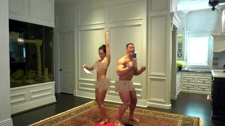 Feier zum Erreichen der 500.000-Follower-Marke! John Cena und Nikki Bella halten ihr Versprechen!