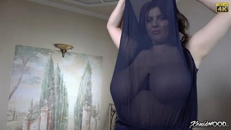 Xenia Wood – In voller Länge ansehen