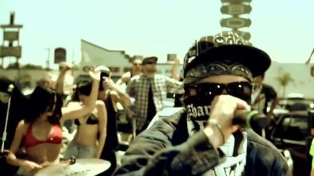 Hollywood Undead – Everywhere I Go (Unzensiert) HD