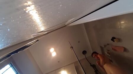Beim Spionieren meiner Schwägerin erwischt (720p).mp4