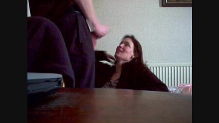 echte Mutter, Sperma-Gesichtsbesamung, Eierlecken, Mama, MILF, reife, nuttige Hure, Inzest, Tabu