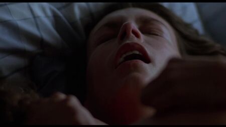 Jamie Lee Curtis nackt – Blue Steel (1990)