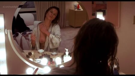Rhona Mitra nackt – Der Unsichtbare (2000) HD 1080p online anschauen / Rhona Mitra – Der Unsichtbare