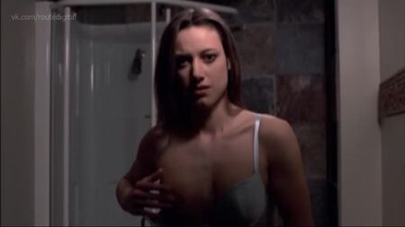 Zoie Palmer Nude – Terminal Venus (2003) Online ansehen