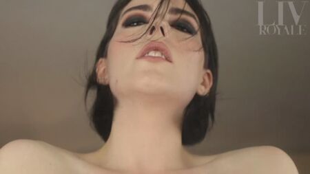 Liv Royale – Cum Inside Me (Russische Synchronisation)