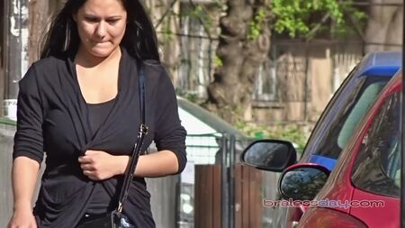 Große Brüste ohne BH 2. Spontane Straßenaufnahmen
