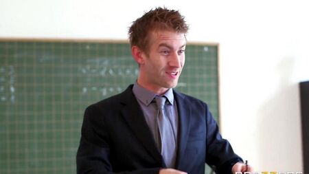 Der Lehrer hat einen ungezogenen Schüler gefickt