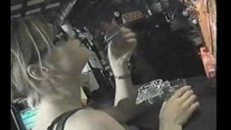 3 alter Mann und ein Mädchen schmutziger Sex