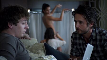 Stephanie Fantauzzi nackt – Shameless, Staffel 2, Folge 9–11 (2012) HD 1080p