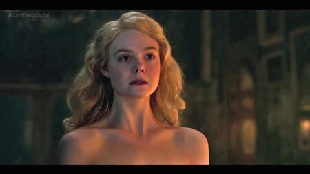 Elle Fanning nackt – The Great, Staffel 1, Folge 1 (2020) Online anschauen / Эль Фаннинг – Великая
