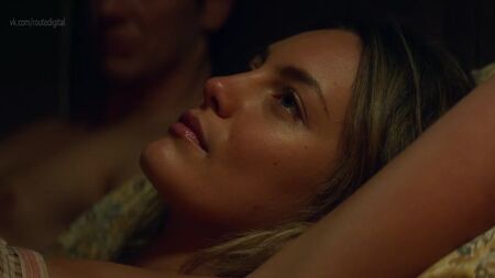 Sohvi Rodriguez, Leila George – Animal Kingdom, Staffel 4, Folge 2–3 (2019) Nackt? Heiß! Sohvi Rodriguez, Leila George – Nach den Gesetzen der Wölfe