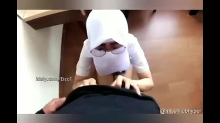 Indonesischer Porno: Hijab-Schülerinnen – XNXX.COM.mp4
