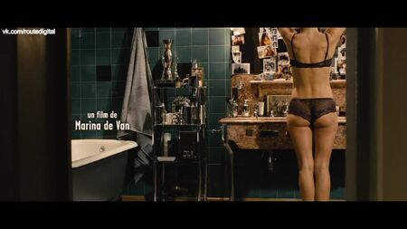 Sophie Marceau nackt (durchsichtig) @ Ne te retourne pas (Don't Look Back, 2009) HD1080p / Sophie Marceau – Ne te retourne pas