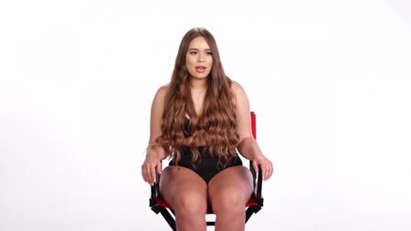 Venezia Cruz – Curve Model Story