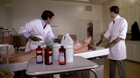 Mary Beth McDonough, Violet Manes Nude – Mortuary (USA 1983) 1080p