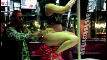 Deelishis Stripclub „Big Booty“ [UNCUT]