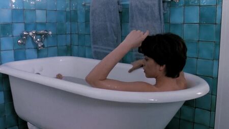 Annabella Sciorra nackt – Whispers In The Dark (1992) 1080p