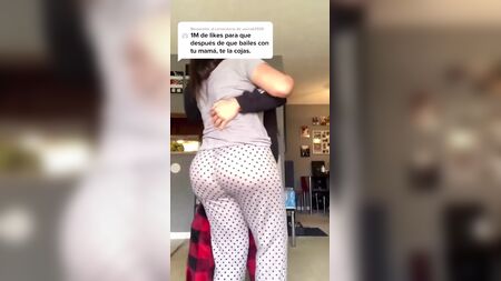 Er nimmt seine reife Frau mit und lädt das Video auf TikTok hoch