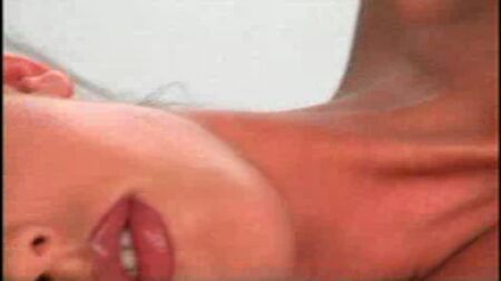 05 – Playboy 2001 – Crista Nicole – Playmate des Monats – Video 02