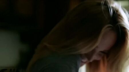 Eine sexy Hommage an Caity Lotz
