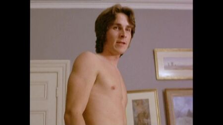 Christian Bale nackt von vorne in „Metroland“