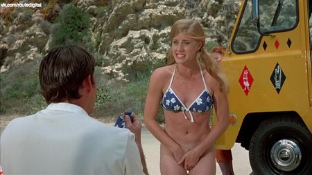 Amy Adams nackt, Beth Broderick, Lauren Ambrose u. a. – Psycho Beach Party (2000) 1080p Blu-ray / Amy Adams – Psycho Beach Party