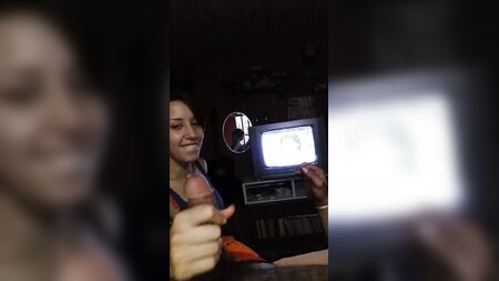 Junges Mädchen, das geil bläst
