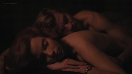 Anya Taylor-Joy nackt (bedeckt) – Das Königspiel (2020) S01E04E06E07 1080p Online anschauen / Аня Тейлор-Джой – Ход королевы