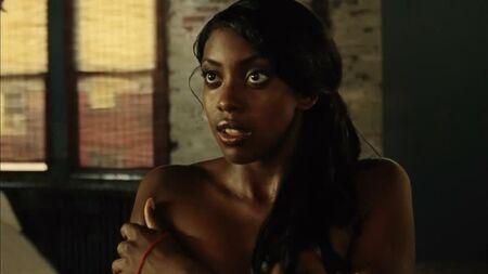 Condola Rashad nackt (bedeckt) – 30 Beats (2012) HD 1080p Online ansehen / Кондола Рашад – 30 ударов